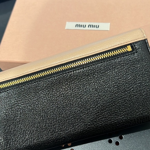 Miu Miu Wallet - Picture 3 of 3